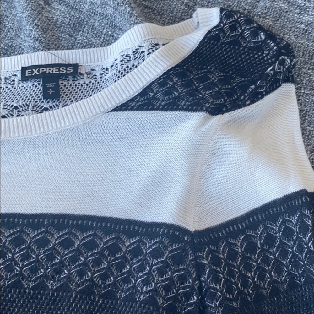 Express sweater - Picture 3 of 6